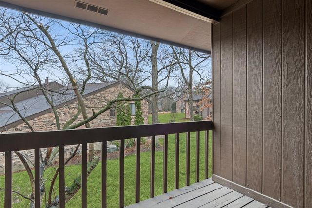 6227 Trinity Drive 2-B, Lisle, IL 60532