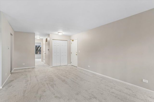 6227 Trinity Drive 2-B, Lisle, IL 60532