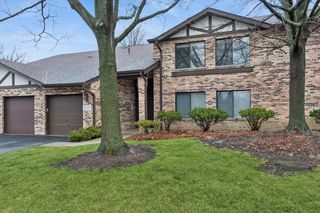 6227 Trinity Drive 2-B, Lisle, IL 60532