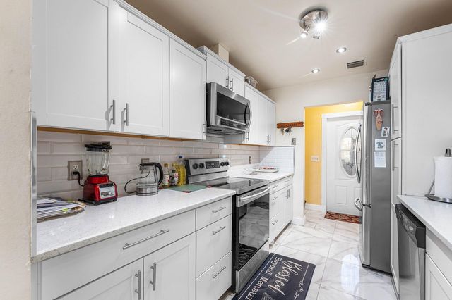 10290 Carmen Lane, Royal Palm Beach, FL 33411