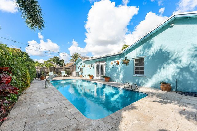 10290 Carmen Lane, Royal Palm Beach, FL 33411