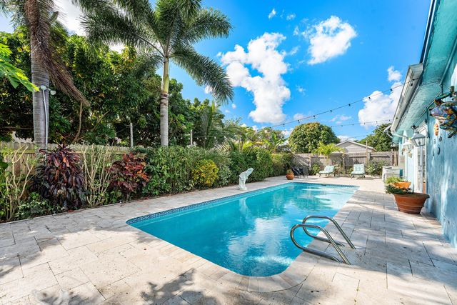 10290 Carmen Lane, Royal Palm Beach, FL 33411