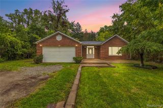 25348 Orchard Lake Road, Farmington Hills, MI 48336