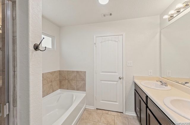 11711 Indian Camp, San Antonio, TX 78245