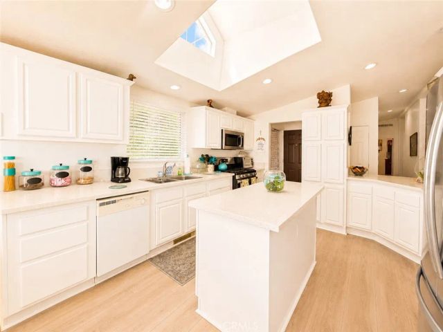 1400 W 13th 161, Upland, CA 91786