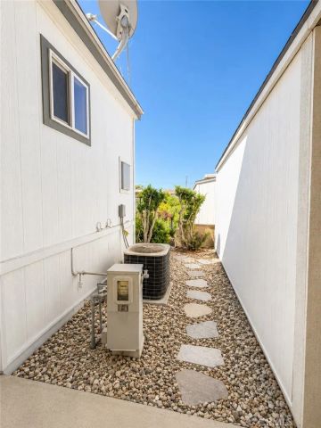 1400 W 13th 161, Upland, CA 91786