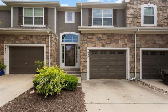 7835 W 158 Court, Overland Park, KS 66223