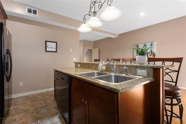 7835 W 158 Court, Overland Park, KS 66223