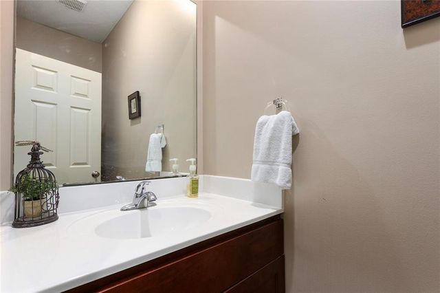 7835 W 158 Court, Overland Park, KS 66223