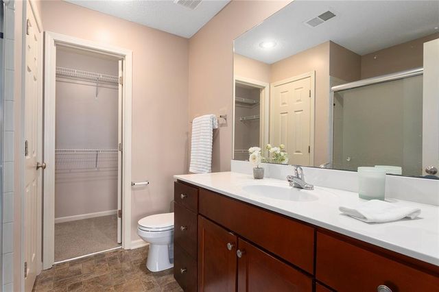 7835 W 158 Court, Overland Park, KS 66223