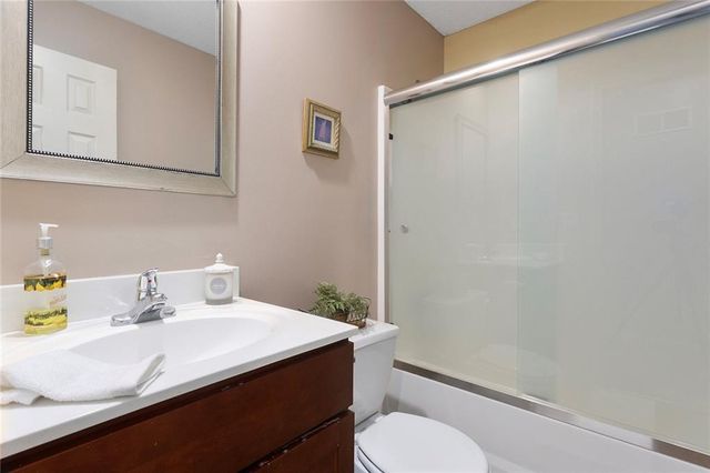 7835 W 158 Court, Overland Park, KS 66223