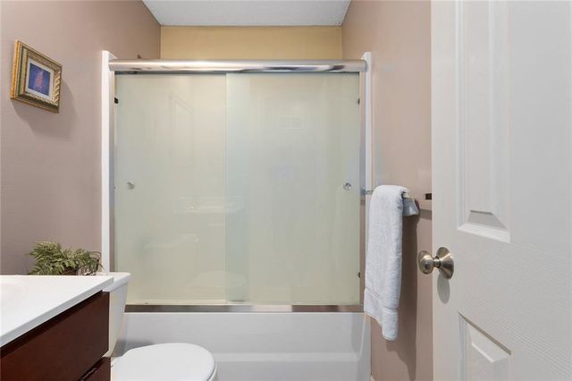 7835 W 158 Court, Overland Park, KS 66223