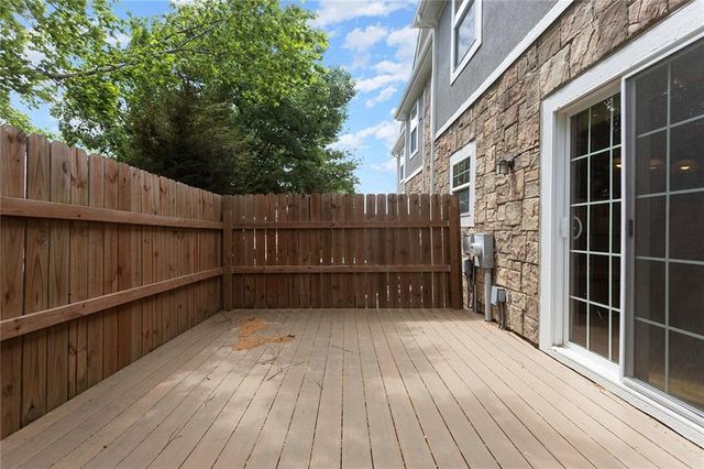 7835 W 158 Court, Overland Park, KS 66223