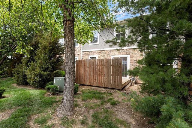 7835 W 158 Court, Overland Park, KS 66223