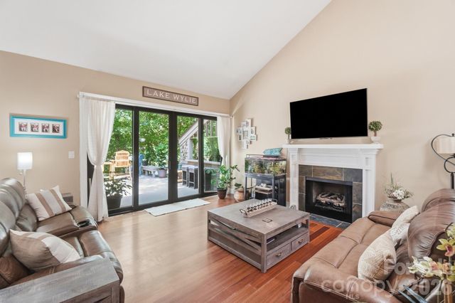 4142 Charlotte Highway C, Lake Wylie, SC 29710