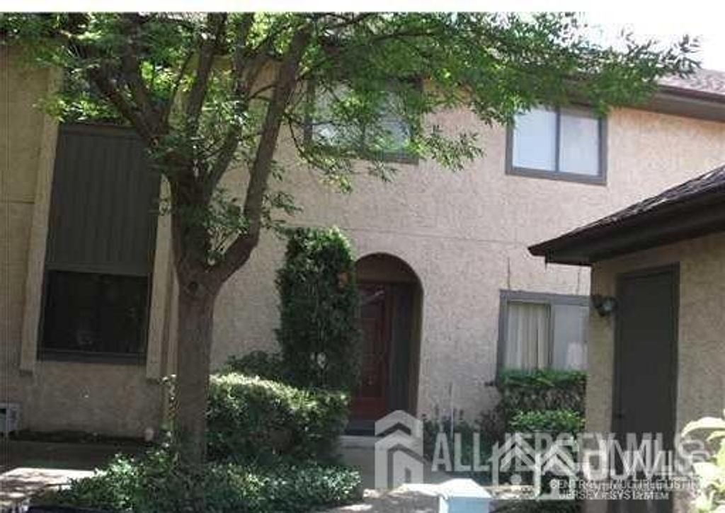 42 Ashford Drive, Plainsboro, NJ 08536