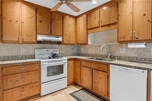 341 Westover Drive, Woodstock, GA 30188