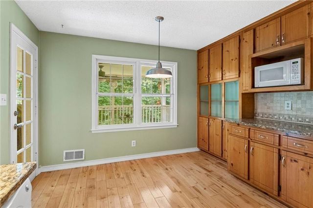 341 Westover Drive, Woodstock, GA 30188