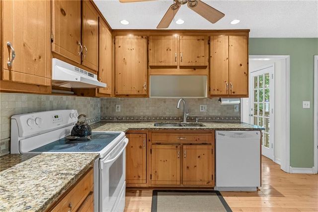 341 Westover Drive, Woodstock, GA 30188