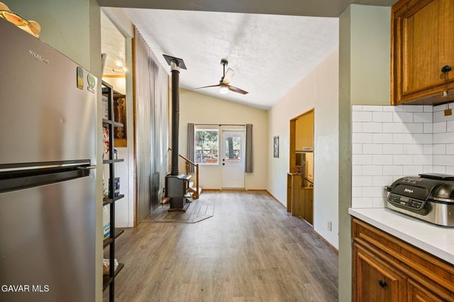 18295 Alps Drive, Tehachapi, CA 93561