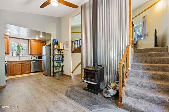 18295 Alps Drive, Tehachapi, CA 93561