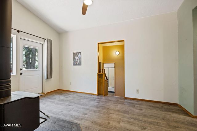 18295 Alps Drive, Tehachapi, CA 93561