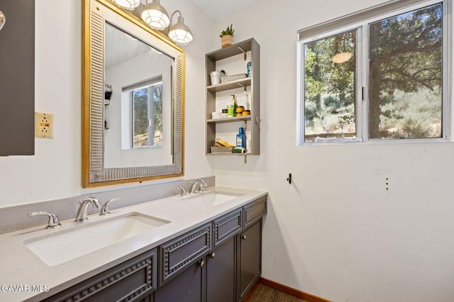 18295 Alps Drive, Tehachapi, CA 93561