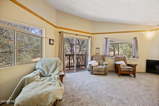 18295 Alps Drive, Tehachapi, CA 93561