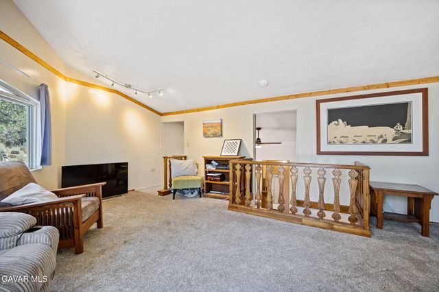 18295 Alps Drive, Tehachapi, CA 93561
