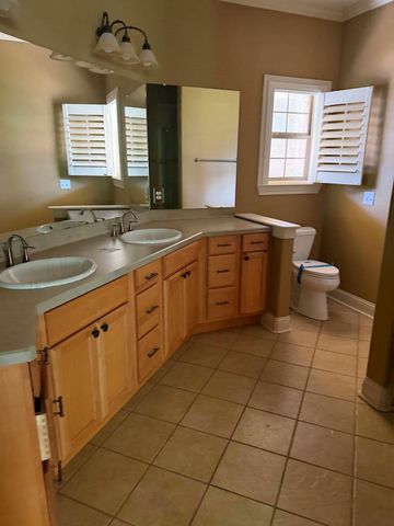 265 Fox Lane, Onalaska, TX 77360