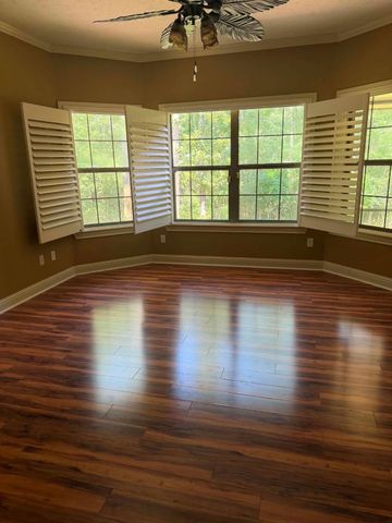 265 Fox Lane, Onalaska, TX 77360