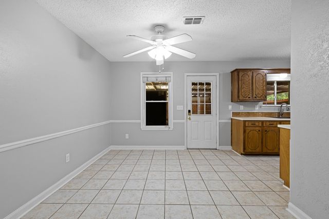 1517 Peach St, Kilgore, TX 75662