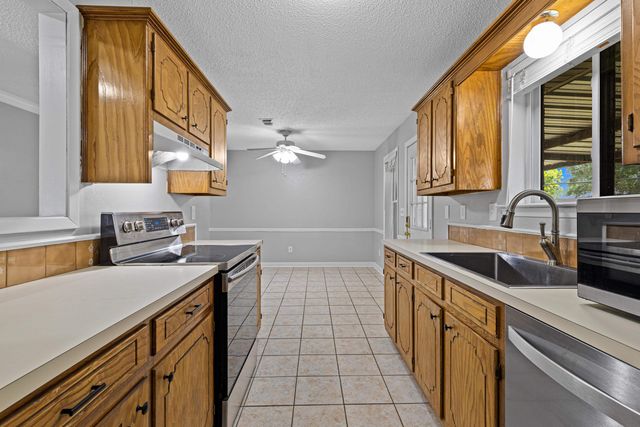1517 Peach St, Kilgore, TX 75662