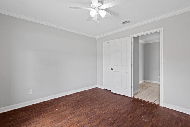 1517 Peach St, Kilgore, TX 75662