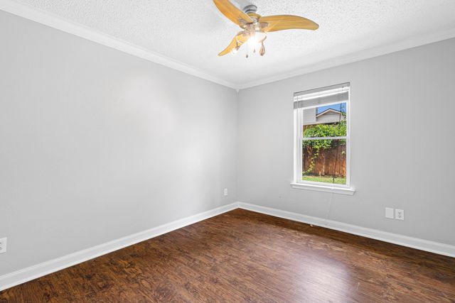 1517 Peach St, Kilgore, TX 75662