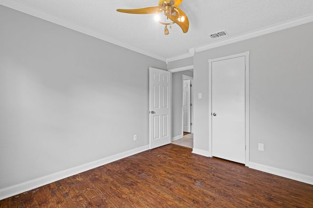 1517 Peach St, Kilgore, TX 75662
