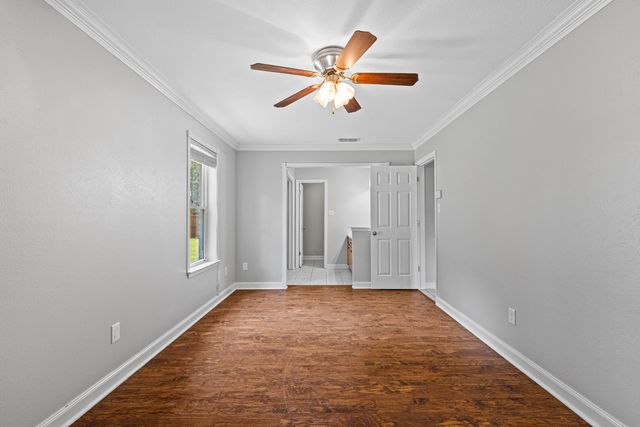 1517 Peach St, Kilgore, TX 75662