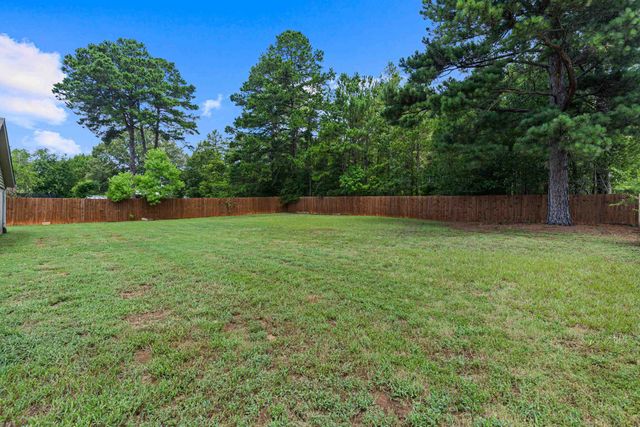1517 Peach St, Kilgore, TX 75662
