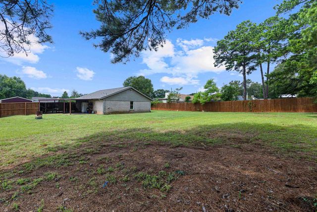 1517 Peach St, Kilgore, TX 75662