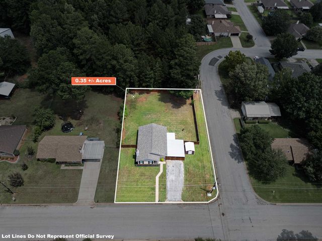 1517 Peach St, Kilgore, TX 75662