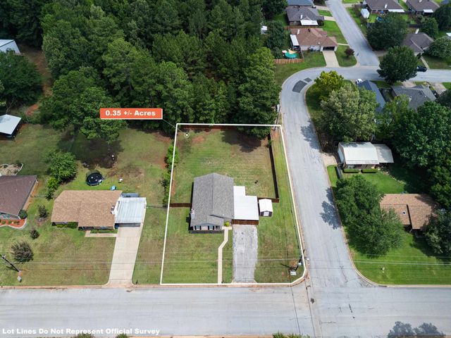 1517 Peach St, Kilgore, TX 75662
