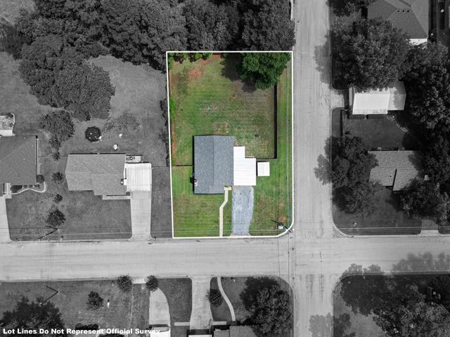 1517 Peach St, Kilgore, TX 75662