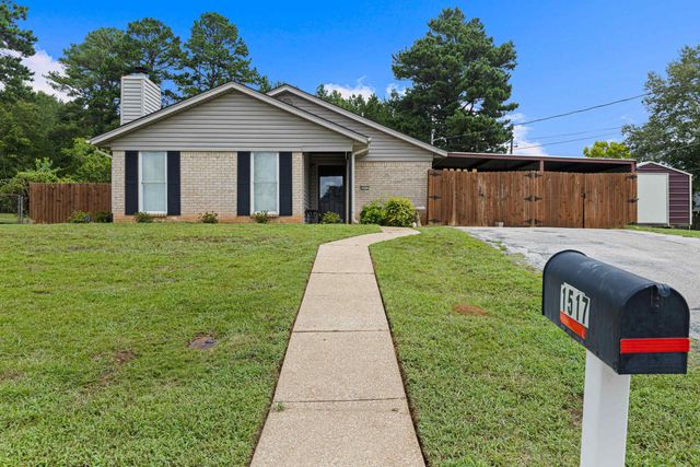 1517 Peach St, Kilgore, TX 75662