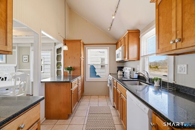 74 West End Drive, Old Lyme, CT 06371