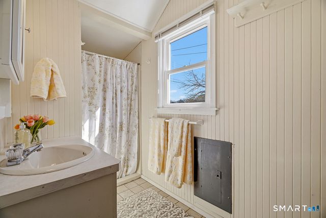 74 West End Drive, Old Lyme, CT 06371