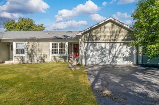 1643 Estate Circle, Naperville, IL 60565