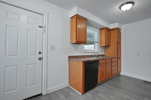 1303 Oakland Park Avenue, Columbus, OH 43224