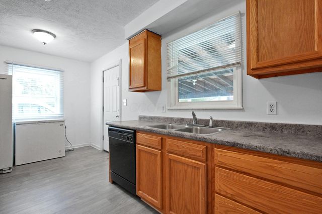 1303 Oakland Park Avenue, Columbus, OH 43224