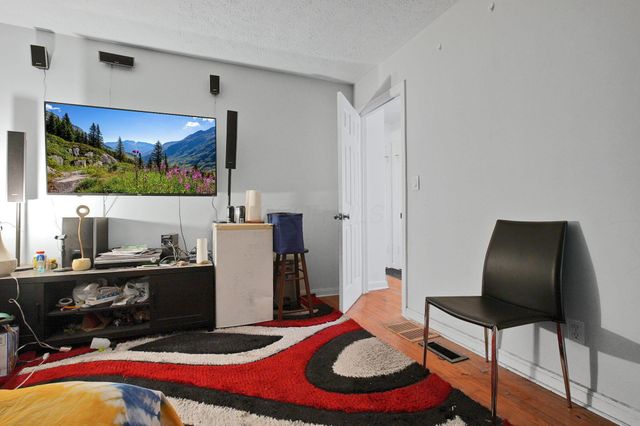 1303 Oakland Park Avenue, Columbus, OH 43224