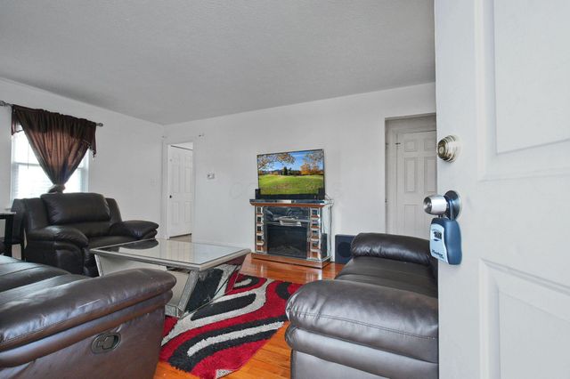 1303 Oakland Park Avenue, Columbus, OH 43224